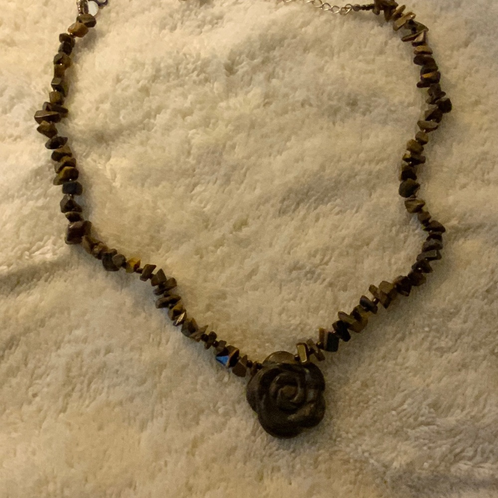 VINTAGE VJ NECKLACE